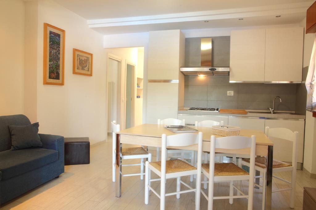 Residence La Madonnina Peschiera del Garda Habitación foto