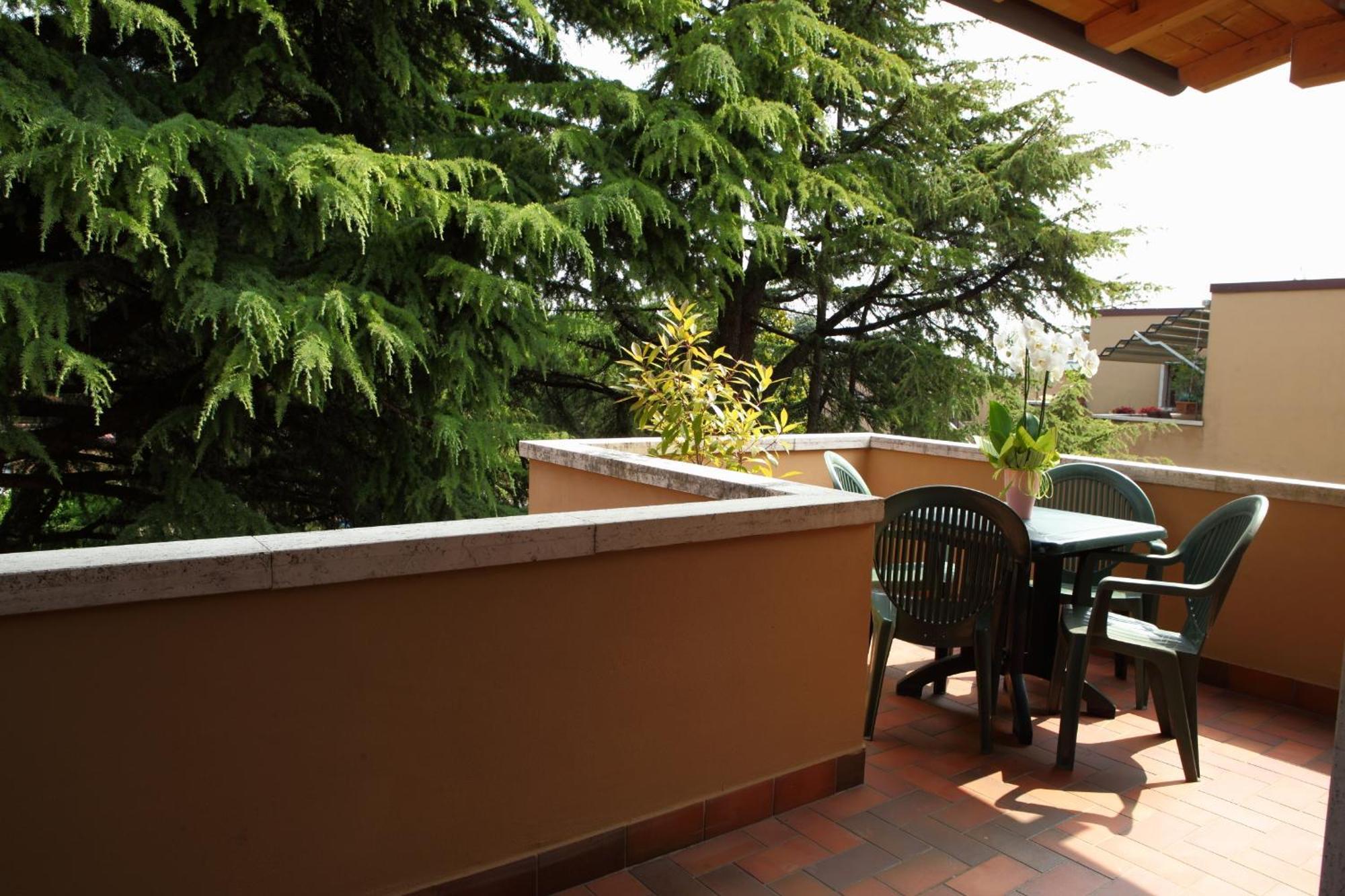 Residence La Madonnina Peschiera del Garda Habitación foto